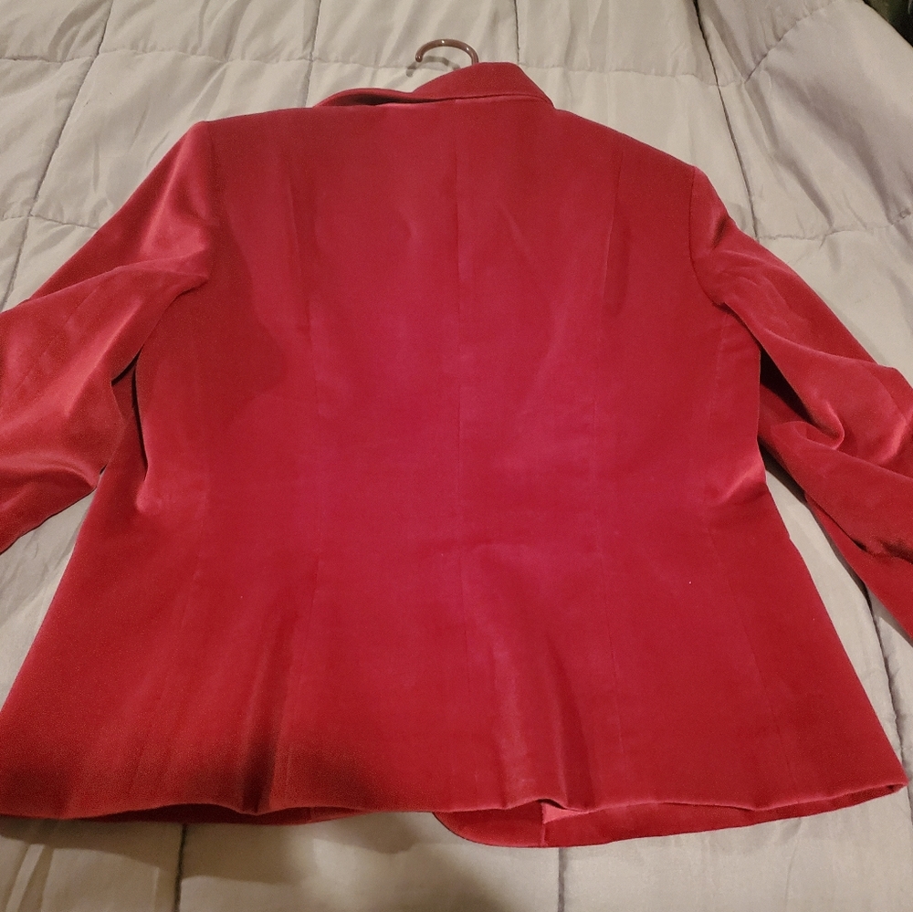 Blazer - Picture 2 of 2